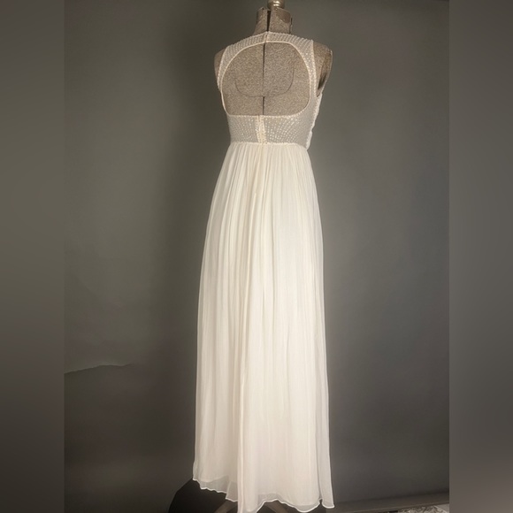 Silk and Sequence White Dress - Picture 14 of 16